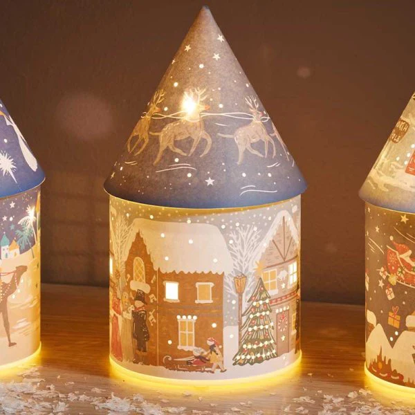 20cm InLit DecorHouse - Carol Singers Battery Operated