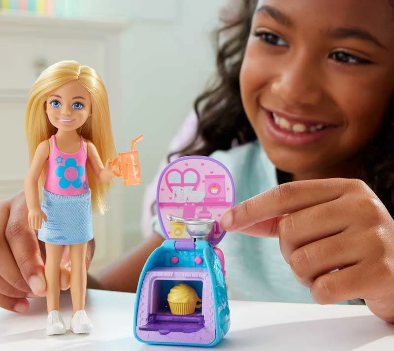 Barbie Chelsea Backpack Playset And Doll - Image 2
