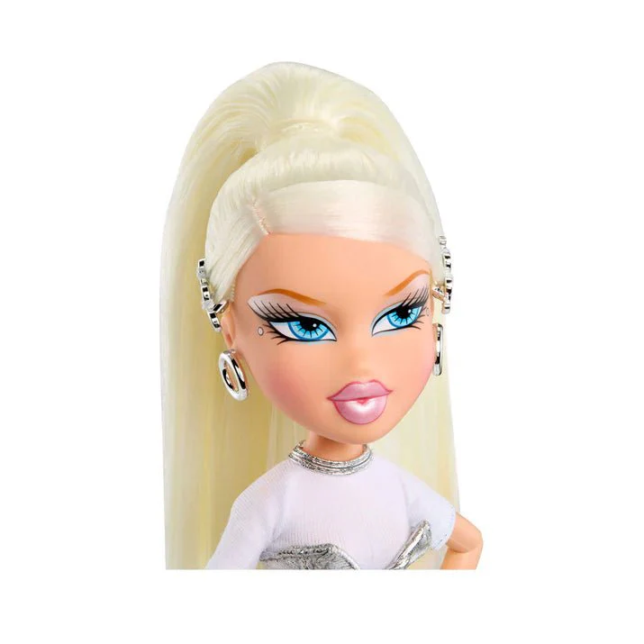 Bratz Charmz Doll - Cloe - Image 4