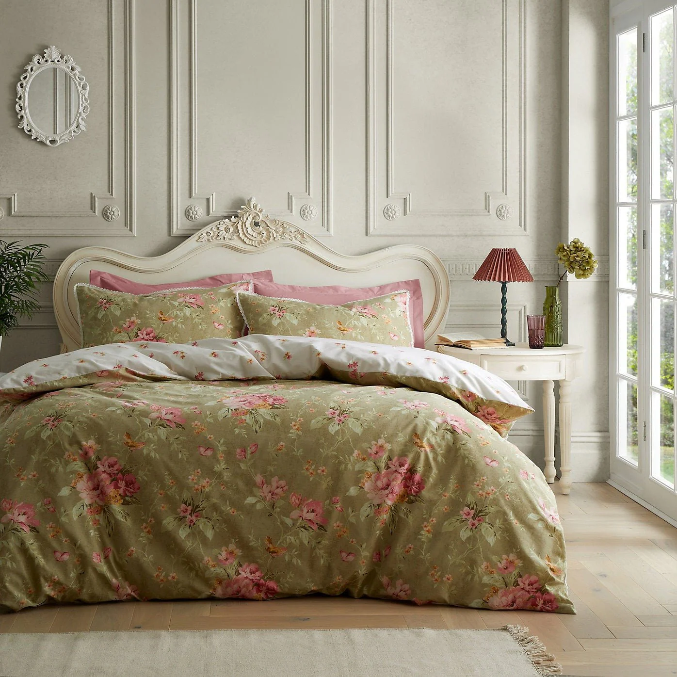 Bridgerton by Catherine Lansfield – Penelope Floral Reversible Duvet Set Double