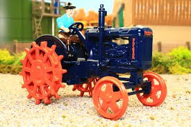 Britains 1:32 Fordson Major With
Steer Wheels (Limited Edition)