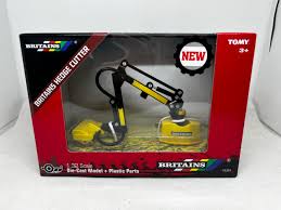 Britains Hedge Cutter 1:32
