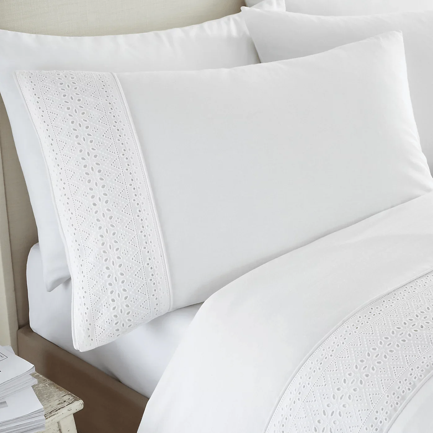 Catherine Lansfield Broderie Anglaise White Duvet Cover Set - Kingsize - Image 2