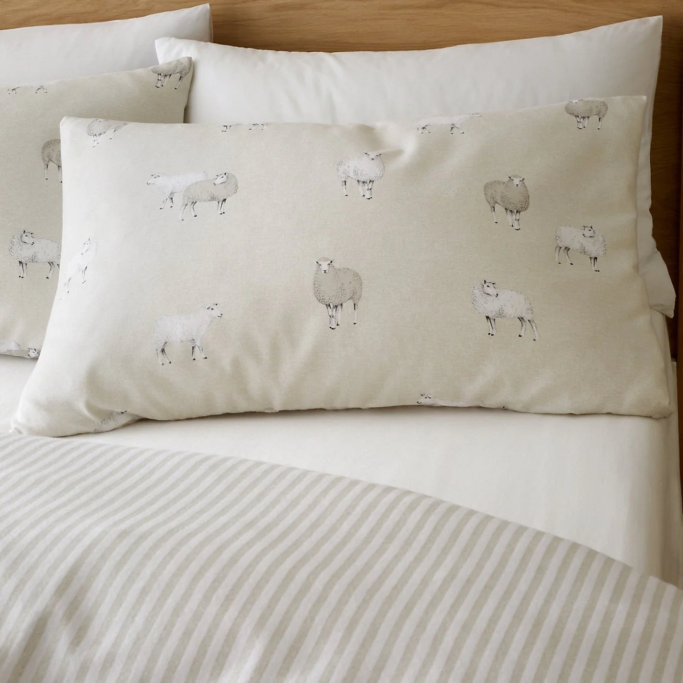 Catherine Lansfield Brushed Cotton Sheep Reversible Duvet Cover Set - Single - Image 2