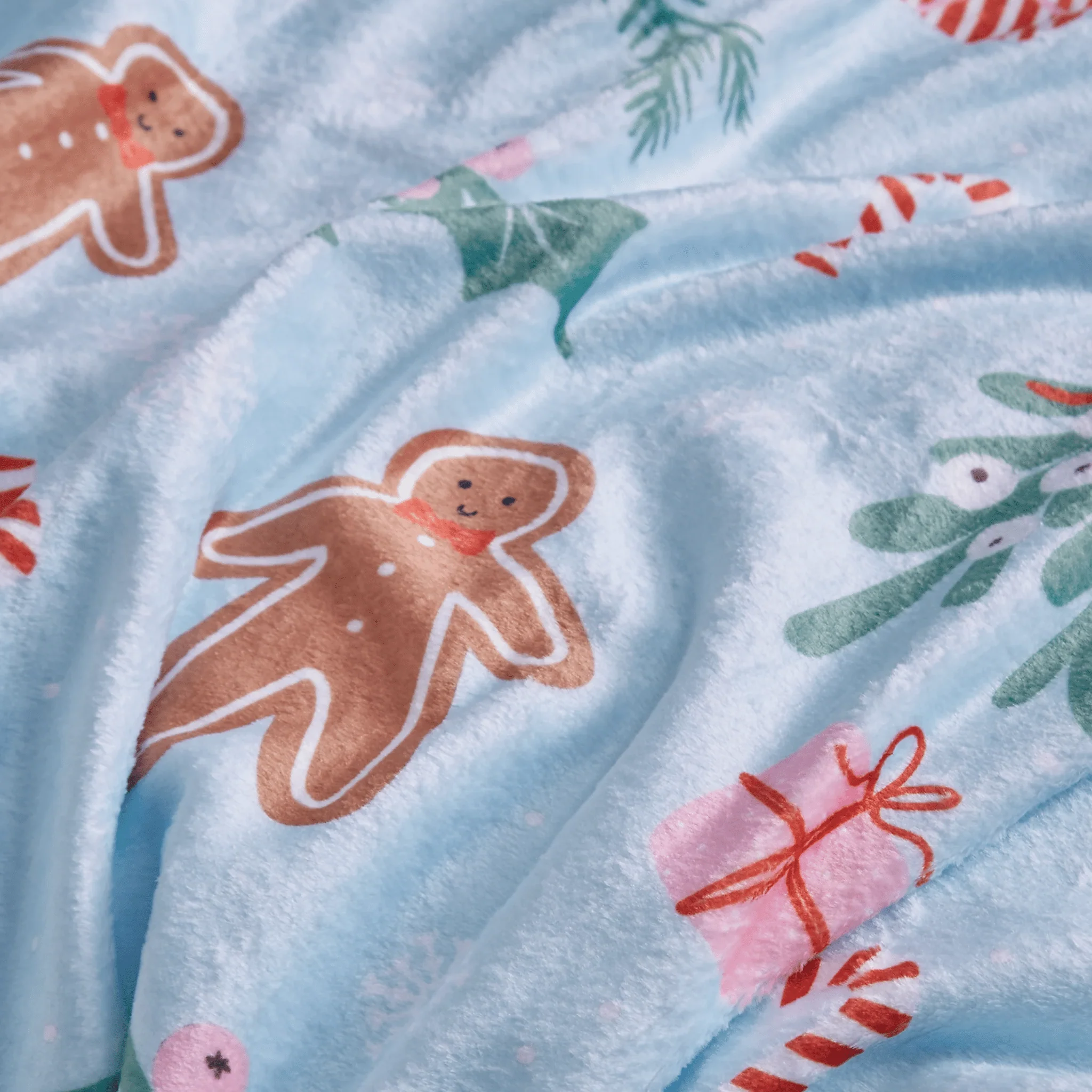 Catherine Lansfield Christmas Gingerbread Throw 130 x 170cm - Image 3