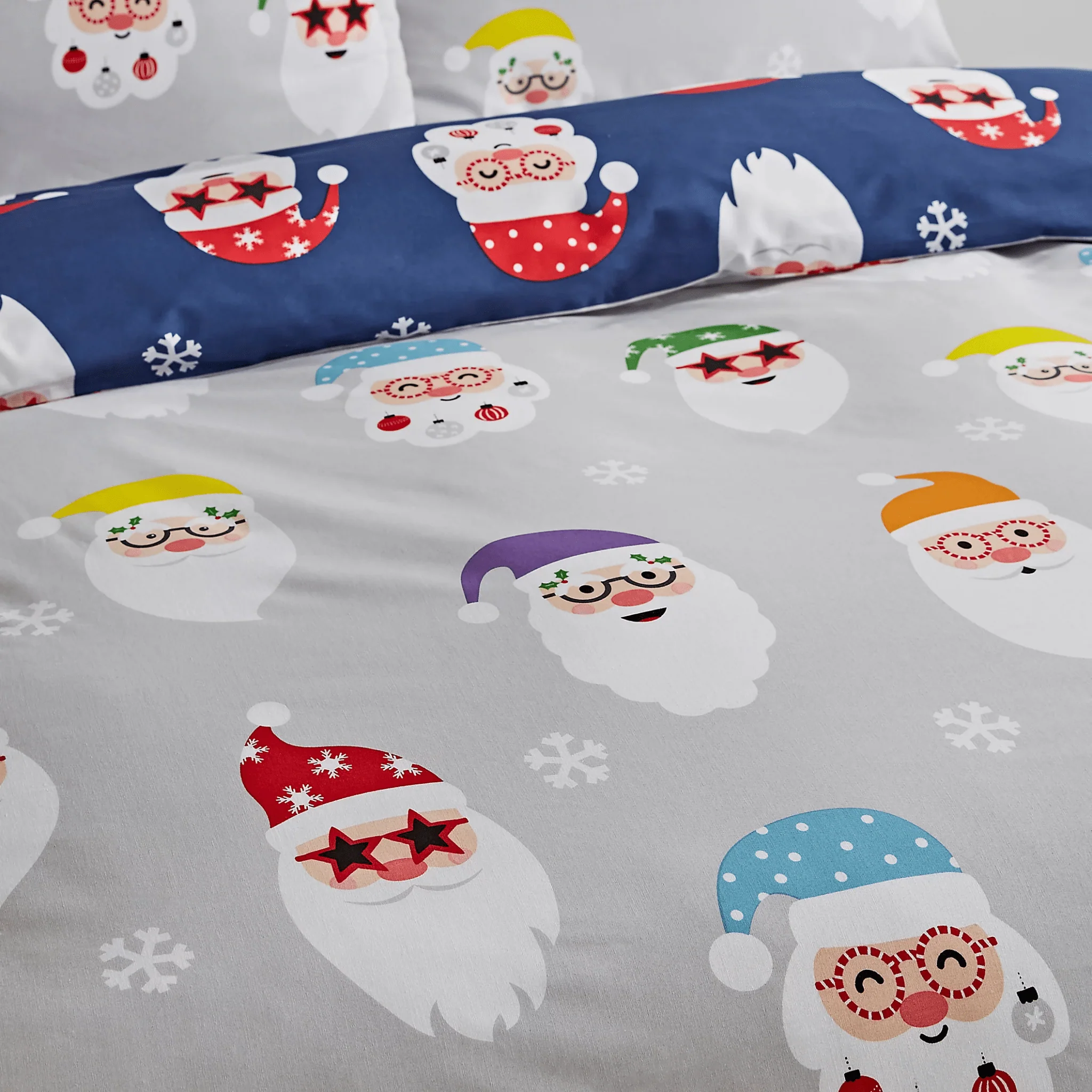 Catherine Lansfield Christmas Santa Spec-Tacular Reversible Duvet Cover Set Kingsize - Image 3