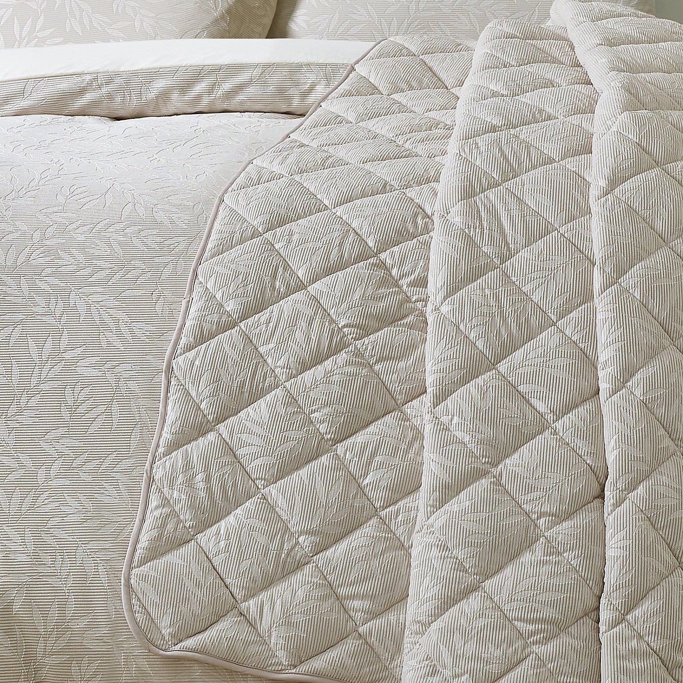 Catherine Lansfield Corded Leaves Bedspread – Natural (240x260cm)