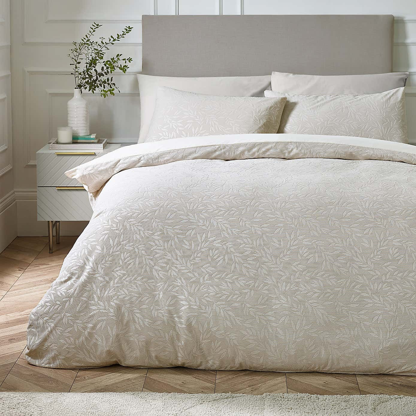 Catherine Lansfield Corded Leaves Champagne Duvet Cover Set – Double
