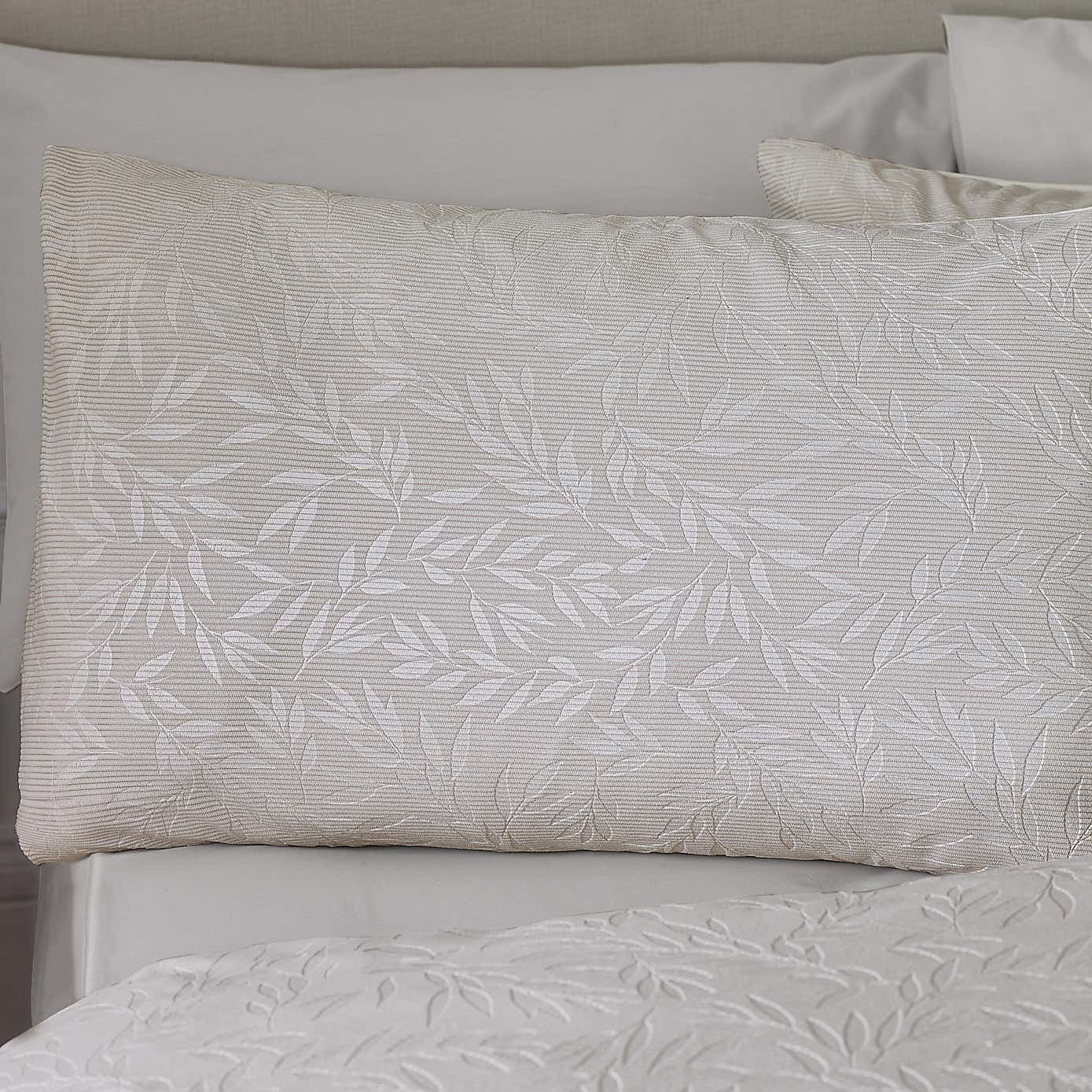 Catherine Lansfield Corded Leaves Champagne Duvet Cover Set – Double - Image 2