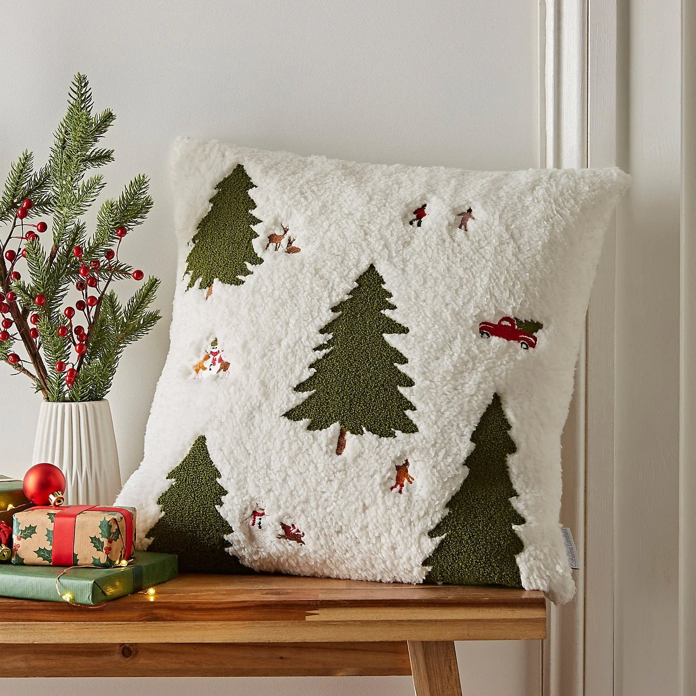 Catherine Lansfield Cosy Boucle Christmas Tree Cushion – Neutral