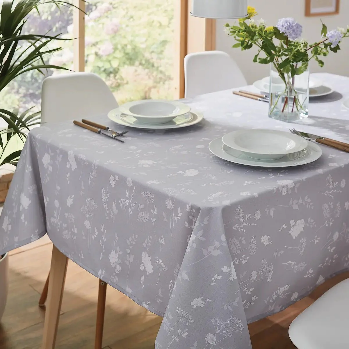 Catherine Lansfield Meadowsweet Floral 132 x 178cm Tablecloth White/Grey - Image 3
