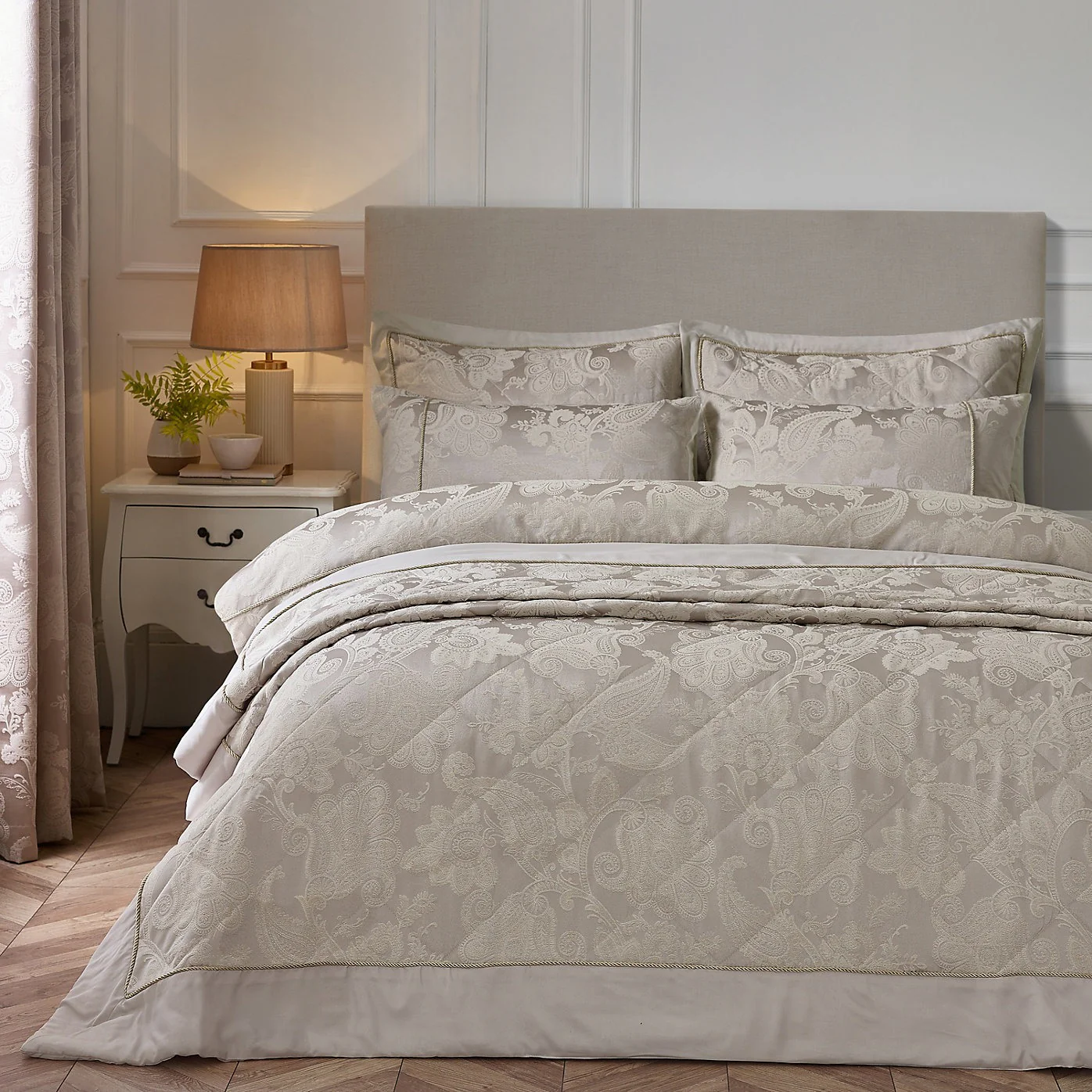 Catherine Lansfield Opulent Jacquard Bedspread Champagne Gold 240x260cm
