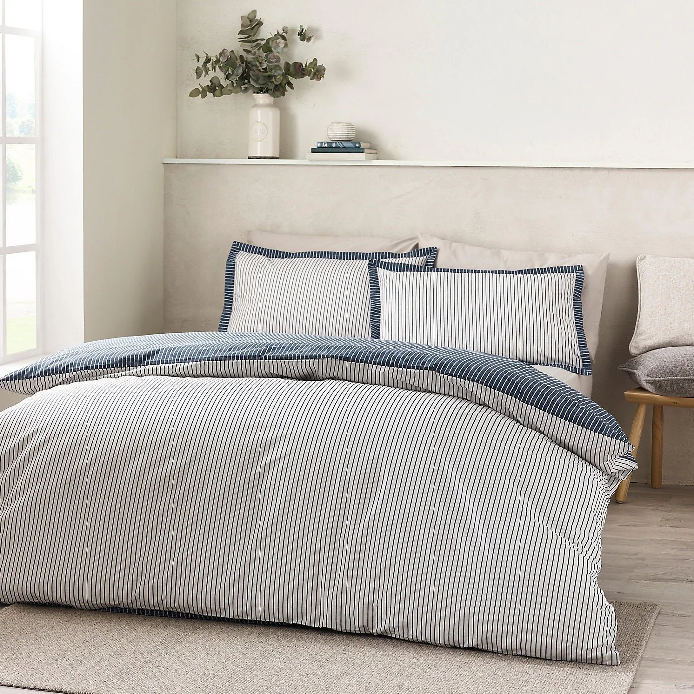 Catherine Lansfield Oxford Pinstripe Reversible Duvet Cover Set – Navy (Single)