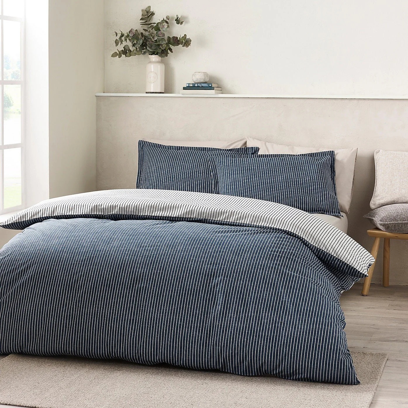 Catherine Lansfield Oxford Pinstripe Reversible Duvet Cover Set – Navy (Single) - Image 2