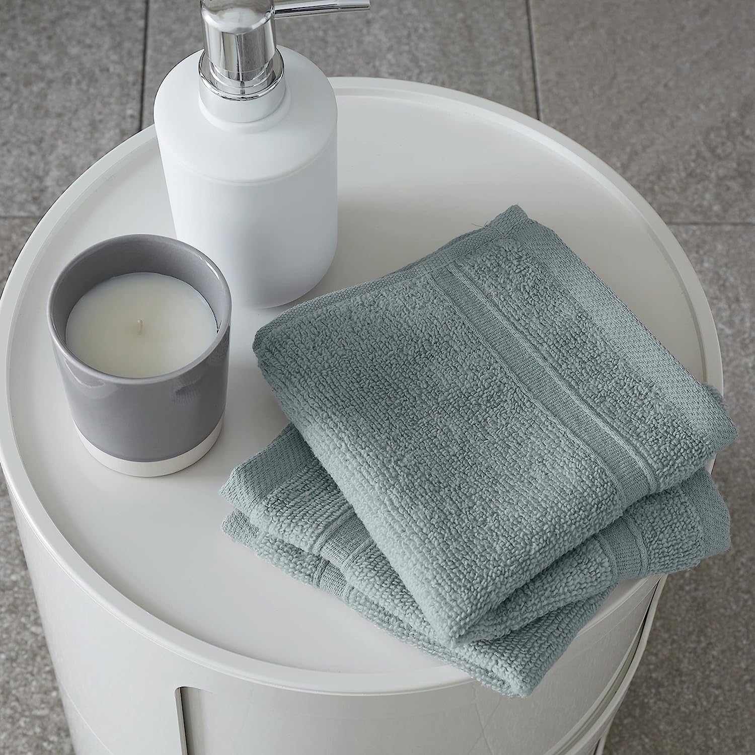 Catherine Lansfield Zero Twist Sage Green Face Cloths 2pk - Image 2