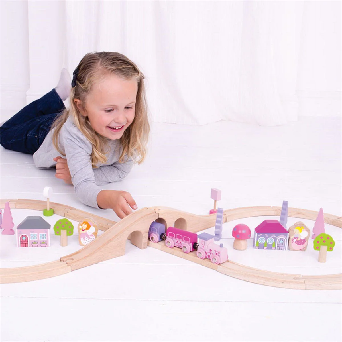 Fairy Figure Of Eight Train Set - Image 2