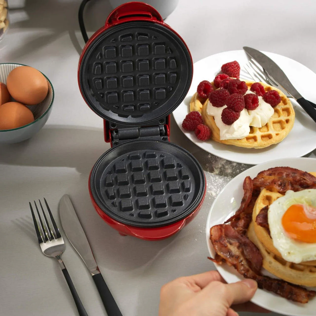 Giles & Posner Compact Electric Non-Stick Mini Waffle Maker | Red - Image 6