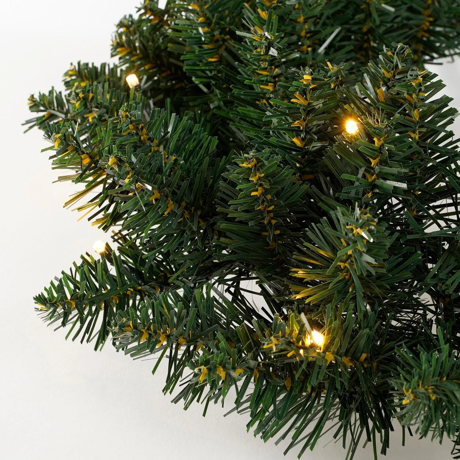 Heart Shaped Christmas Wreath 30 LED 180 Tips Battery Operated - h10 x d60cm - Image 3