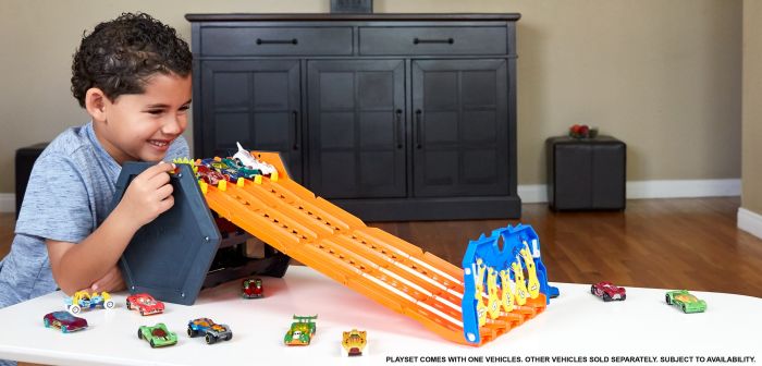 Hot Wheels Roll Out Race Way