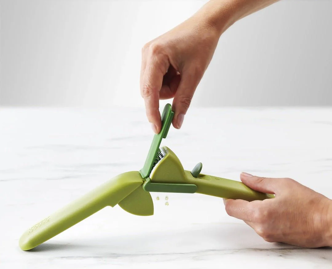 Joseph Joseph CleanForce™ Green Garlic Press - Image 3