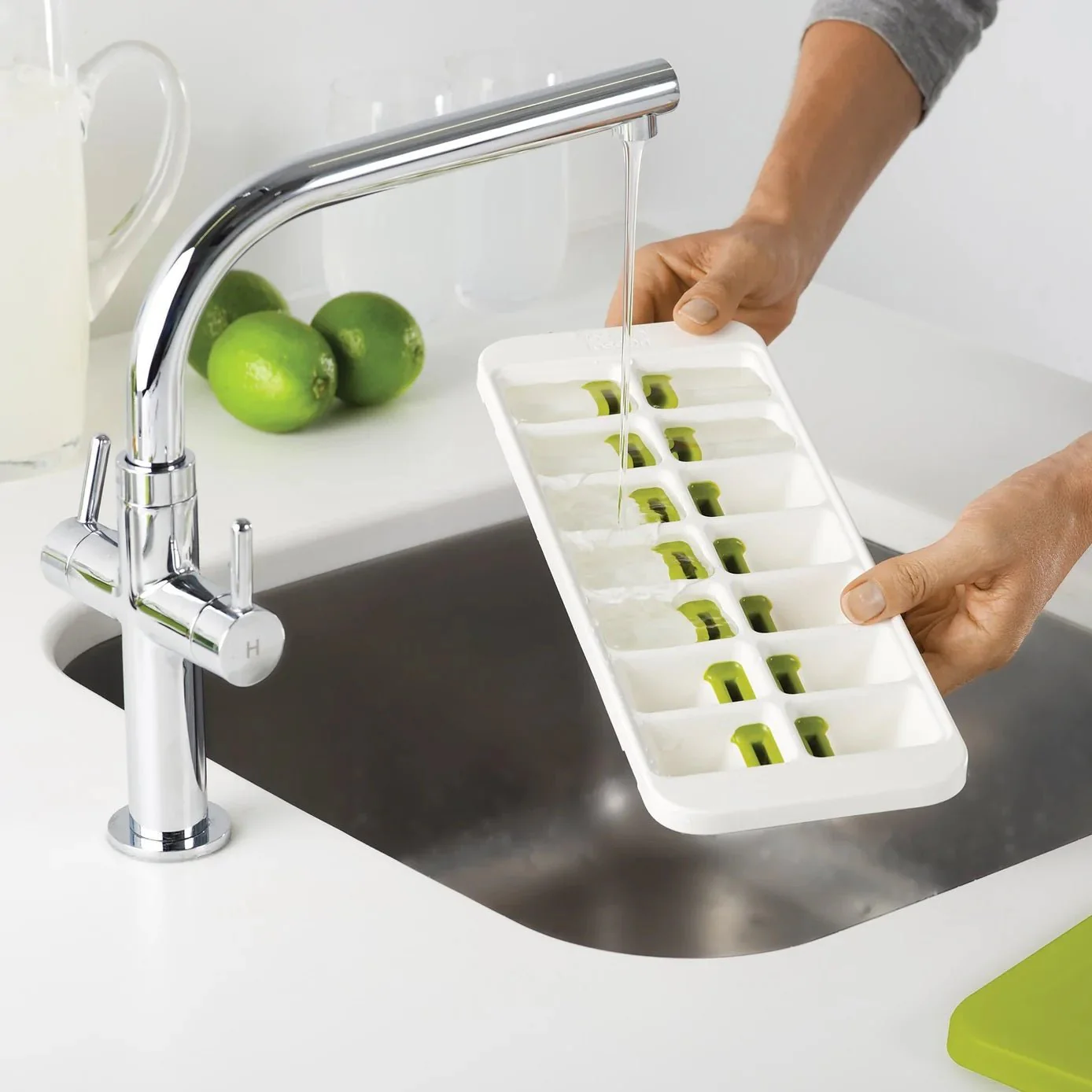 Joseph Joseph QuickSnap™ Plus Ice Cube Tray - Image 2