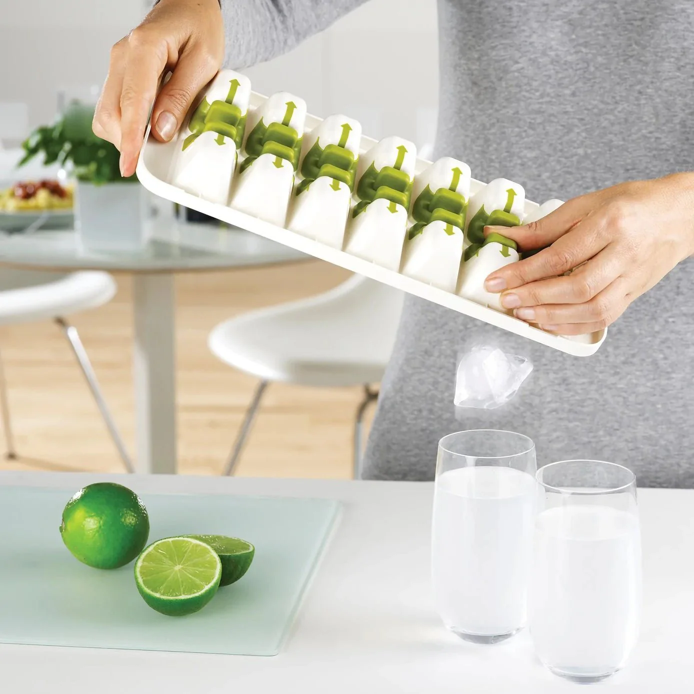 Joseph Joseph QuickSnap™ Plus Ice Cube Tray - Image 4