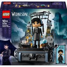 Lego 76780 Wednesday Addams Figure - Image 2