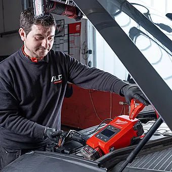 Milwaukee M18 JS2000-0 Jump Starter 2000A (Body Only) - Image 3