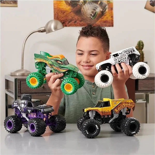 Monster Jam Batman Diecast 1:24 Scale Vehicle - Image 4