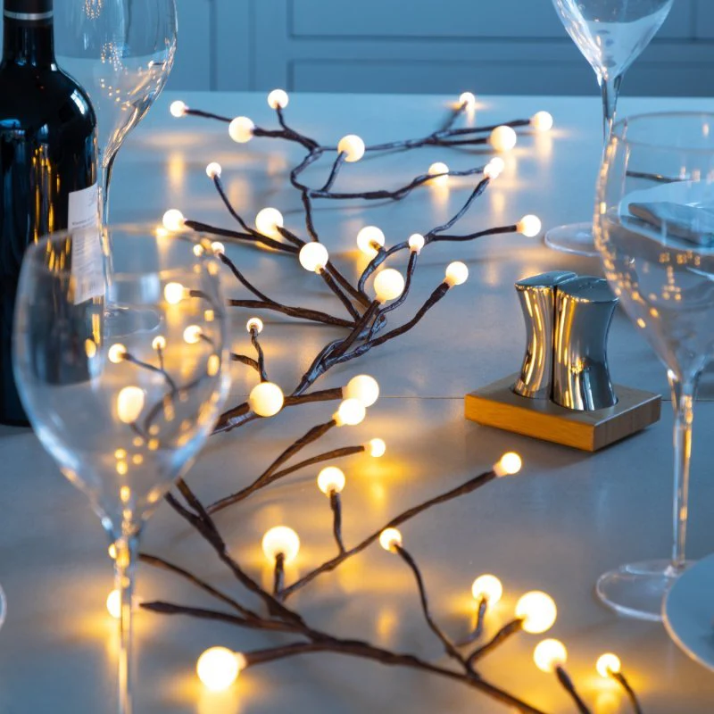 Noma 1.8m 48 Led Long Branch Berry Garland B/O