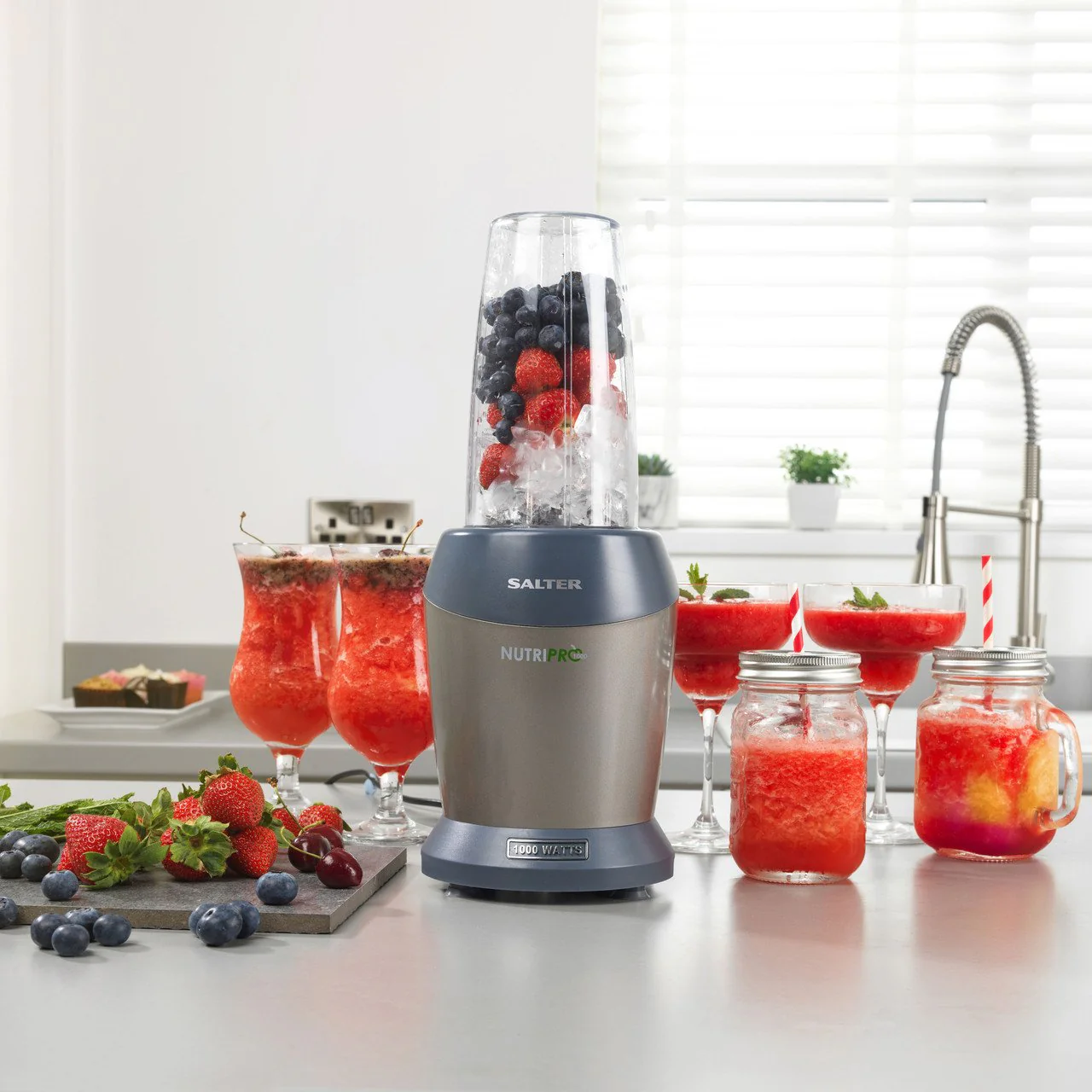 NutriPro 1000 Multi-Purpose Blender with Blending Cups and Lids - Image 3