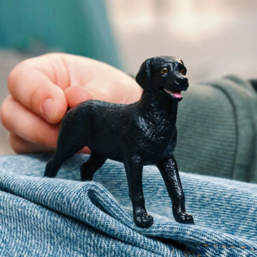 Schleich Black Labrador Retriever female - Image 2