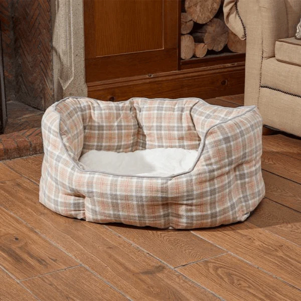 Small County Oval Pet Bed 55cm