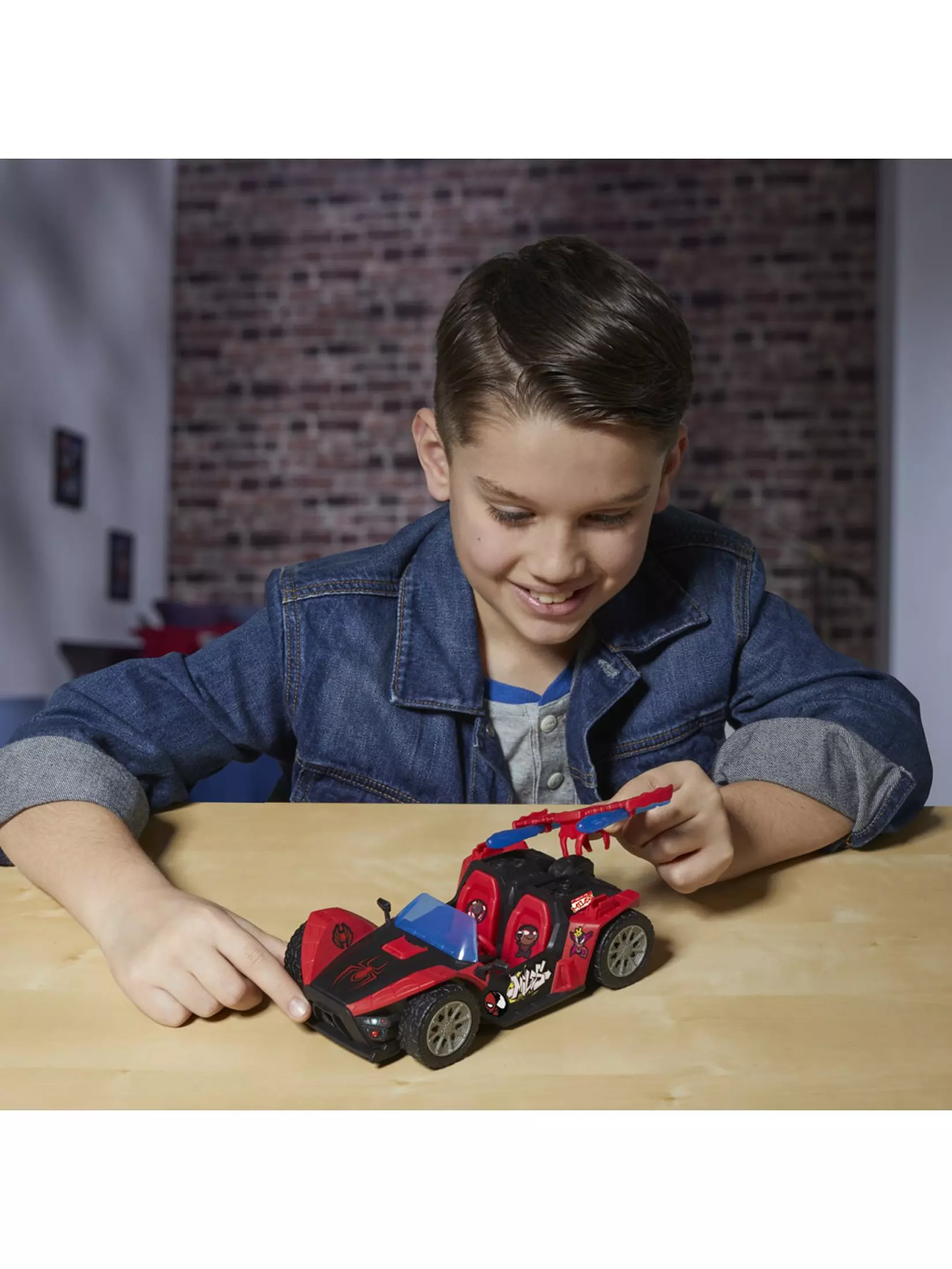 Spiderman Venom versus 4" Miles Remix Blast Racer - Image 3