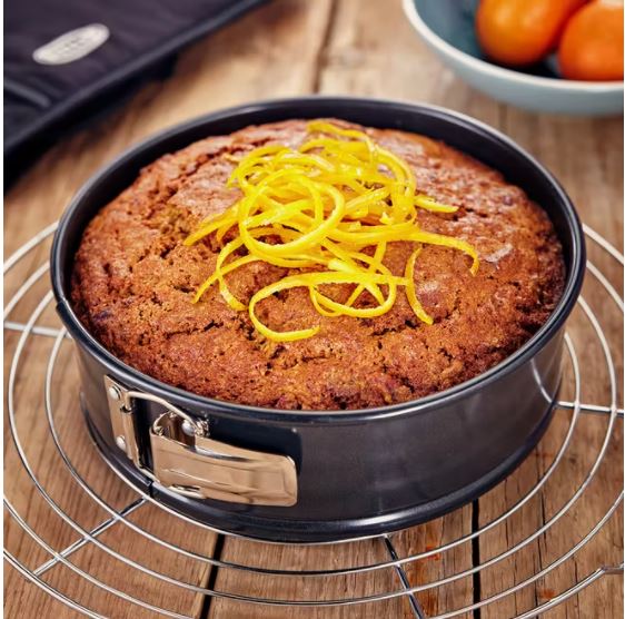Stellar Bakeware, 8"/20cm Round Cake Tin, Springform, Non-Stick. Dishwasher safe. - Image 3