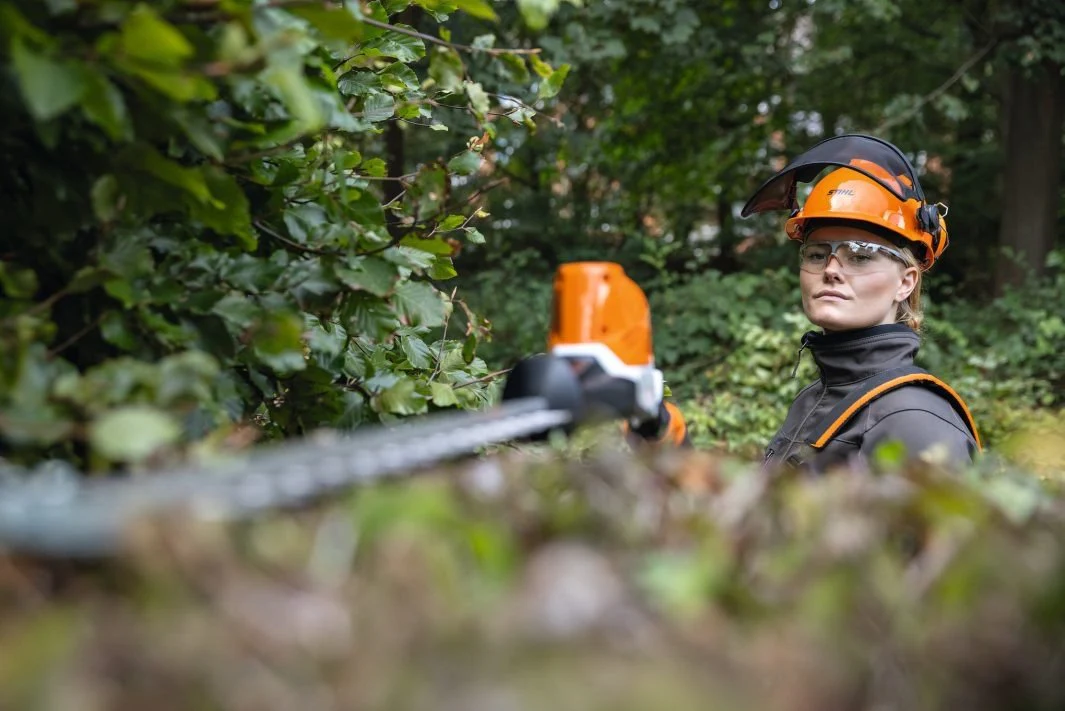 Stihl HLA86 Cordless Long Telescopic Hedgetrimmer 48590112930 (Body Only) - Image 2