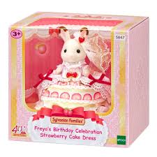 Sylvanian Families Freya's 40th Birthday Celebration Strawberry Cake Dress