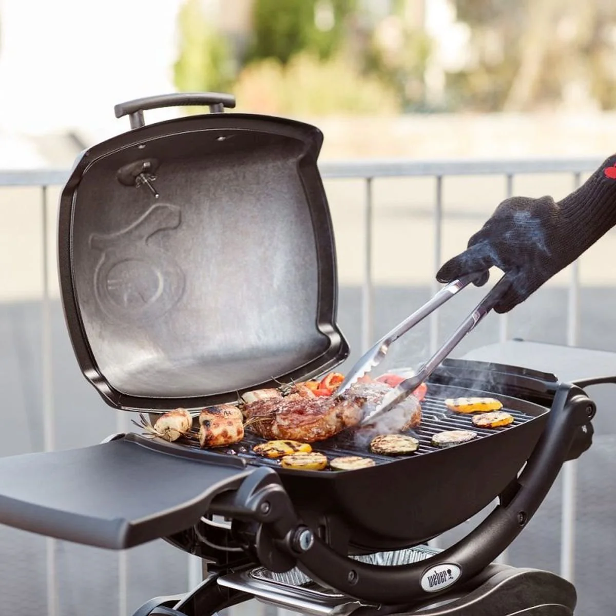 Weber® Q 1200 Gas Barbecue with Stand - Image 3