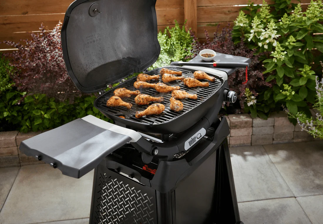 Weber Q2200N Gas Barbecue with Side Tables and Compact Stand - Image 6