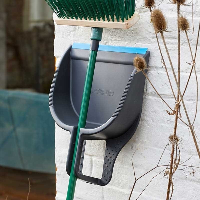 Yard Step-On Dustpan - Image 2